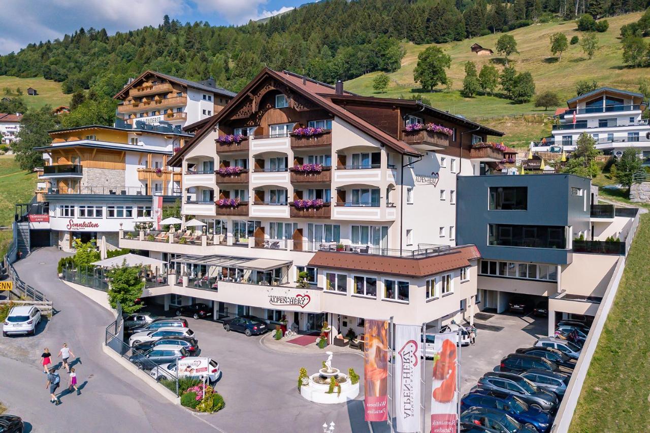 Alpen-Herz Romantik & Spa - Adults Only ラディス エクステリア 写真